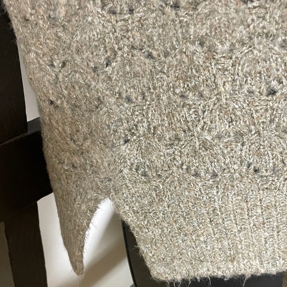 Hem and Thread Gray Textured Knit Sweater Vest NWT - Picture 4 of 11